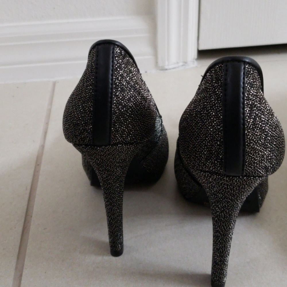 Shoes - Picture 3 of 6